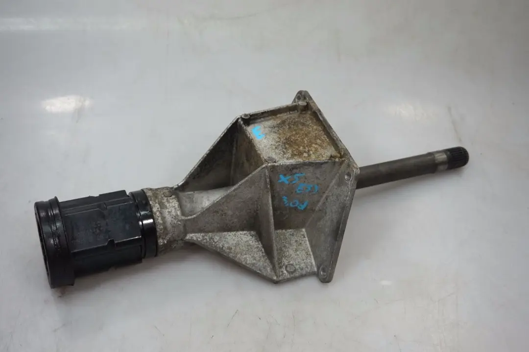 M57 3.0d Diesel Driveshaft Right Supporting Bracket to BMW X5 Series E53 with Part number 7503120 BMW X5 Series E53 M57 3.0d Diesel Driveshaft Right Supporting Bracket - SKU 7503120 - Part number 7503120