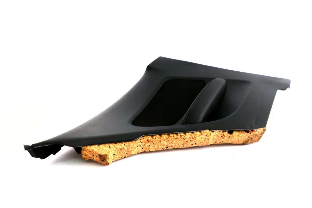 Trasera Izquierda Panel de Puerta de Tarjeta de Tela Red Antracita para BMW E81 con número de pieza 9121319 BMW E81 Trasera Izquierda Panel de Puerta de Tarjeta de Tela Red Antracita - SKU 9121319 - Número de pieza 9121319