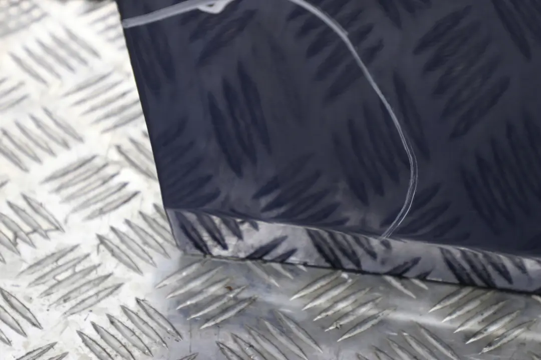 Fahrerseite Tür vorne links Mysticblau Metallic A07 für BMW 5 er E60 E61 2 LCI mit Teilenummer 7202339 BMW 5 er E60 E61 2 LCI Fahrerseite Tür vorne links Mysticblau Metallic A07 - SKU 7202339-MYS2 - Teilenummer 7202339