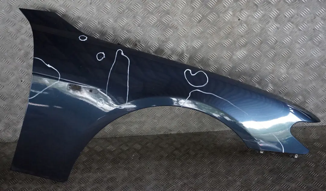 Cote Conducteur Panneau Laterale avant Droit Aile Bleu de Tolede pour BMW 7 E65 E66 à propos du numéro de pièce 7061662 BMW 7 E65 E66 Cote Conducteur Panneau Laterale avant Droit Aile Bleu de Tolede - SKU 7061662-TDB - Numéro de pièce 7061662