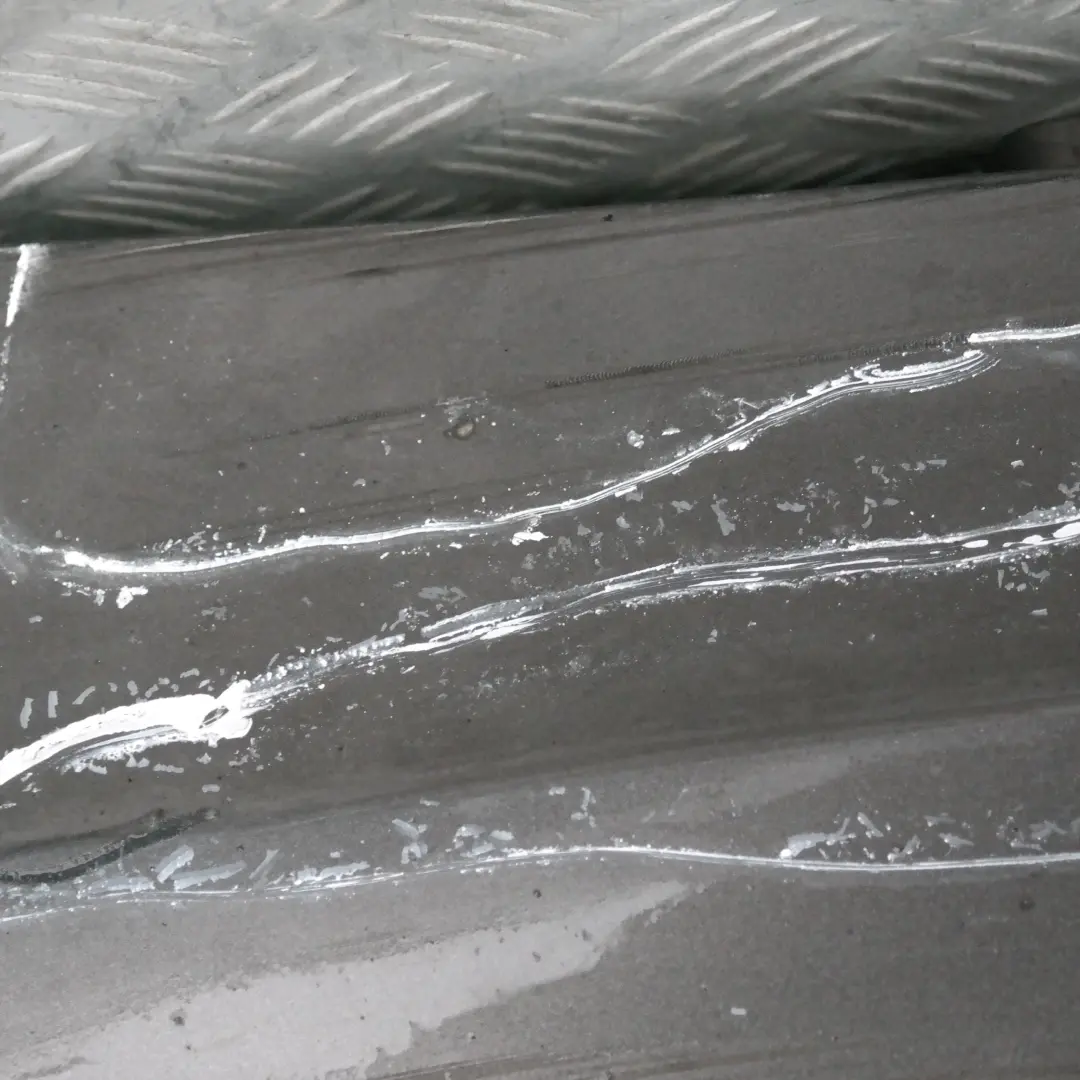 BMW E81 E82 E88 Listello Portiera Apertura Gonna SX Havanna Metallizzato A17 - SKU 0036143-HAV - Numero di parte 36143