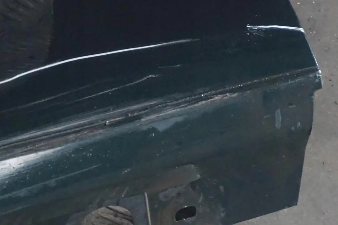 Listello Portiera Gonna SX Tiefgruen Verde Metallizzato A43 per BMW E92 E93 con numero di parte 0034059 BMW E92 E93 Listello Portiera Gonna SX Tiefgruen Verde Metallizzato A43 - SKU 0034059-TG - Numero di parte 0034059