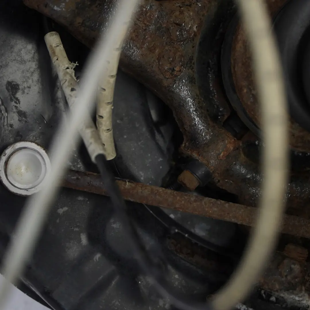 BMW E91 Kombi 325i N52 Półoś zwrotnica lewy tył - SKU 6774807-24 - Numer Części 6774807