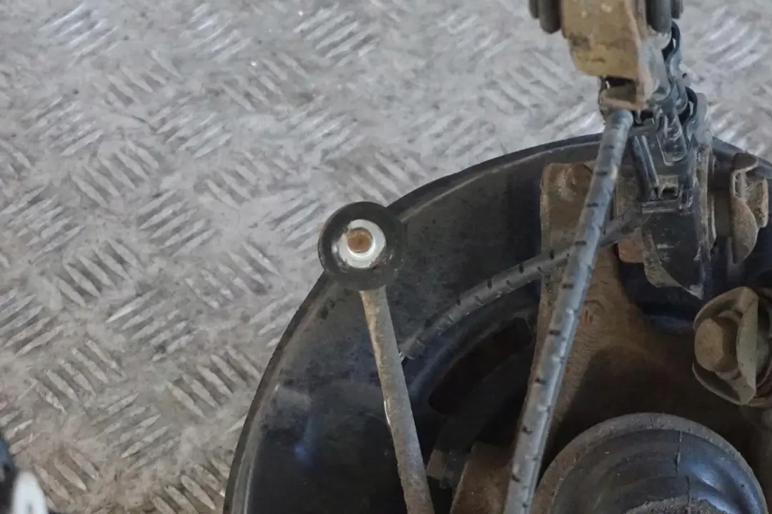 Reihe E87 LCI 118d N47 Abtriebswelle Schwenklager Hinten Links für BMW 1 mit Teilenummer 6774809 BMW 1 Reihe E87 LCI 118d N47 Abtriebswelle Schwenklager Hinten Links - SKU 6774809-19 - Teilenummer 6774809