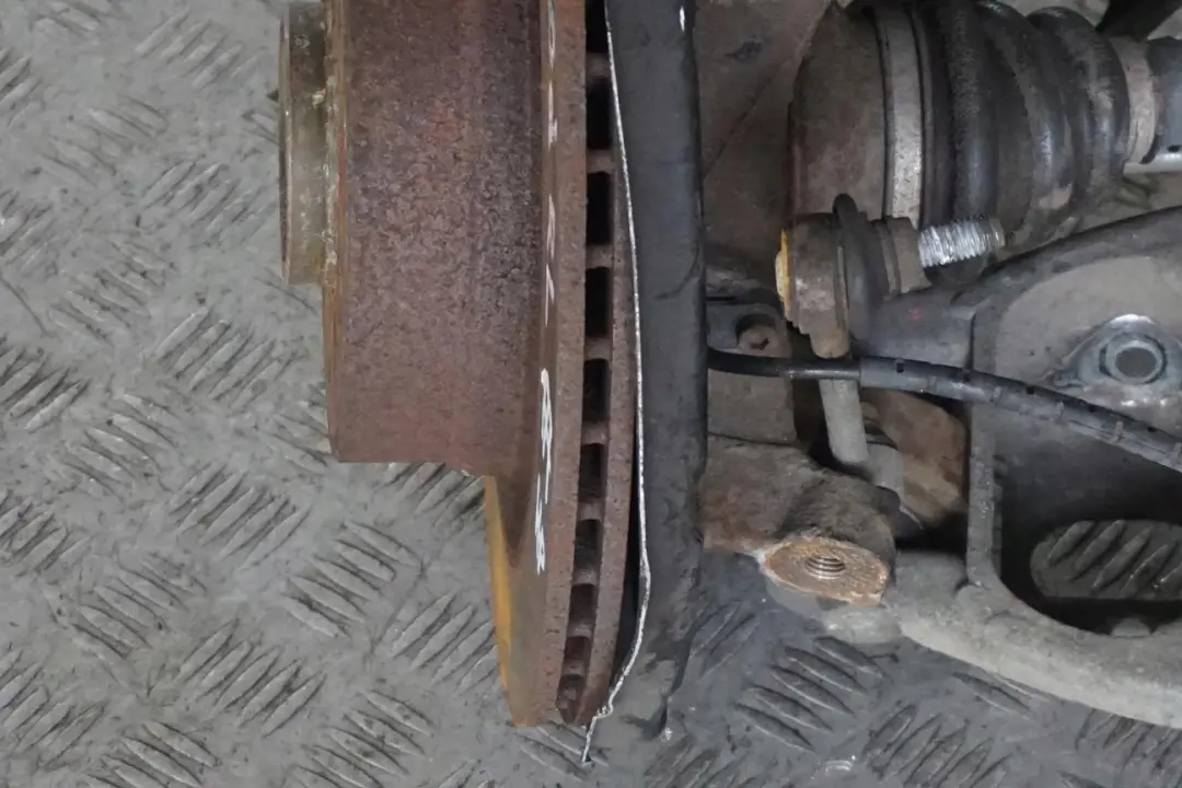 N47 Trasero Izquierdo Suspension Pierna Eje Freno Disco para BMW E87 LCI 120d con número de pieza 6774809 BMW E87 LCI 120d N47 Trasero Izquierdo Suspension Pierna Eje Freno Disco - SKU 6774809-12 - Número de pieza 6774809