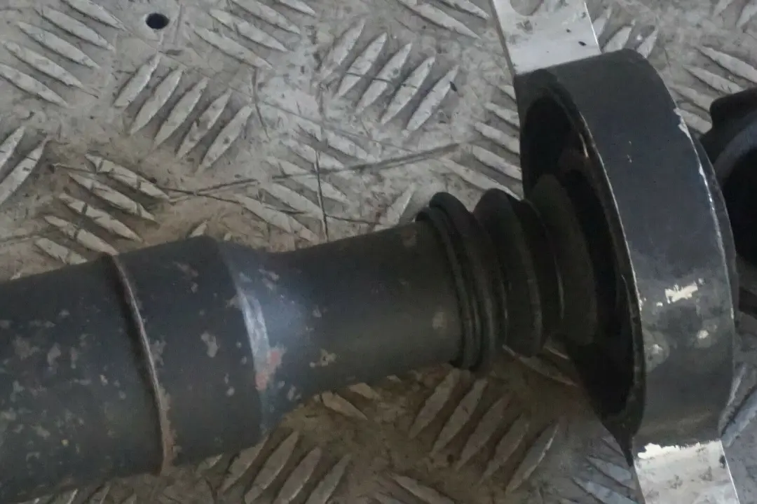 N52 N52N Manual Drive Shaft Propshaft to BMW 3 Series E90 E91 E92 330i with Part number 7560156 BMW 3 Series E90 E91 E92 330i N52 N52N Manual Drive Shaft Propshaft - SKU 7560156 - Part number 7560156