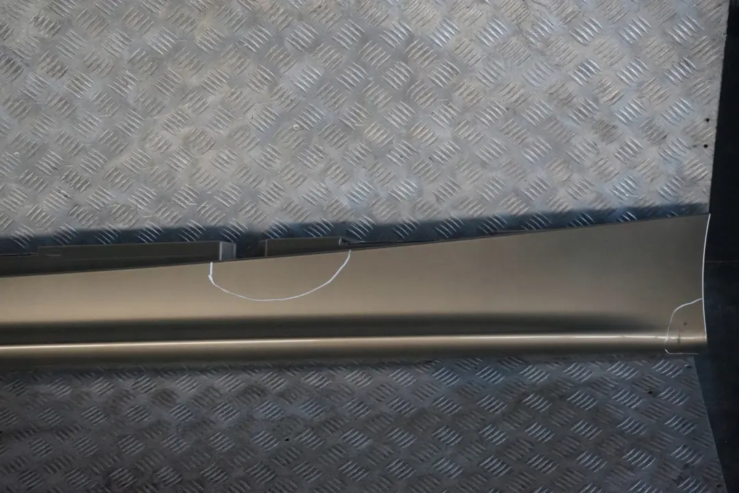BMW E87 5 Sill Strip Faldon Lateral Izquierdo Sonora Metallic - A23 - SKU 0032949-SON5 - Número de pieza 0032949