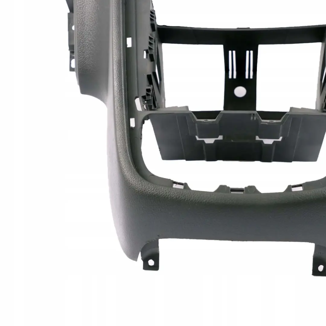 Mercedes-Benz W414 Console Centrale Carenage Support pour à propos du numéro de pièce A4146890073 Mercedes-Benz W414 Console Centrale Carenage Support - SKU A4146890073 - Numéro de pièce A4146890073