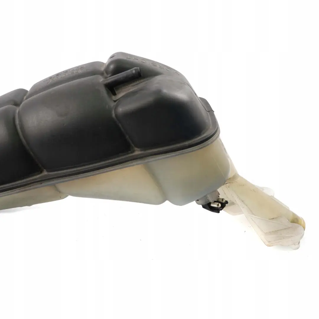 Réservoir d'expansion liquide refroidissement pour Mercedes W210 à propos du numéro de pièce A2105000849 Mercedes W210 Réservoir d'expansion liquide refroidissement - SKU A2105000849 - Numéro de pièce A2105000849