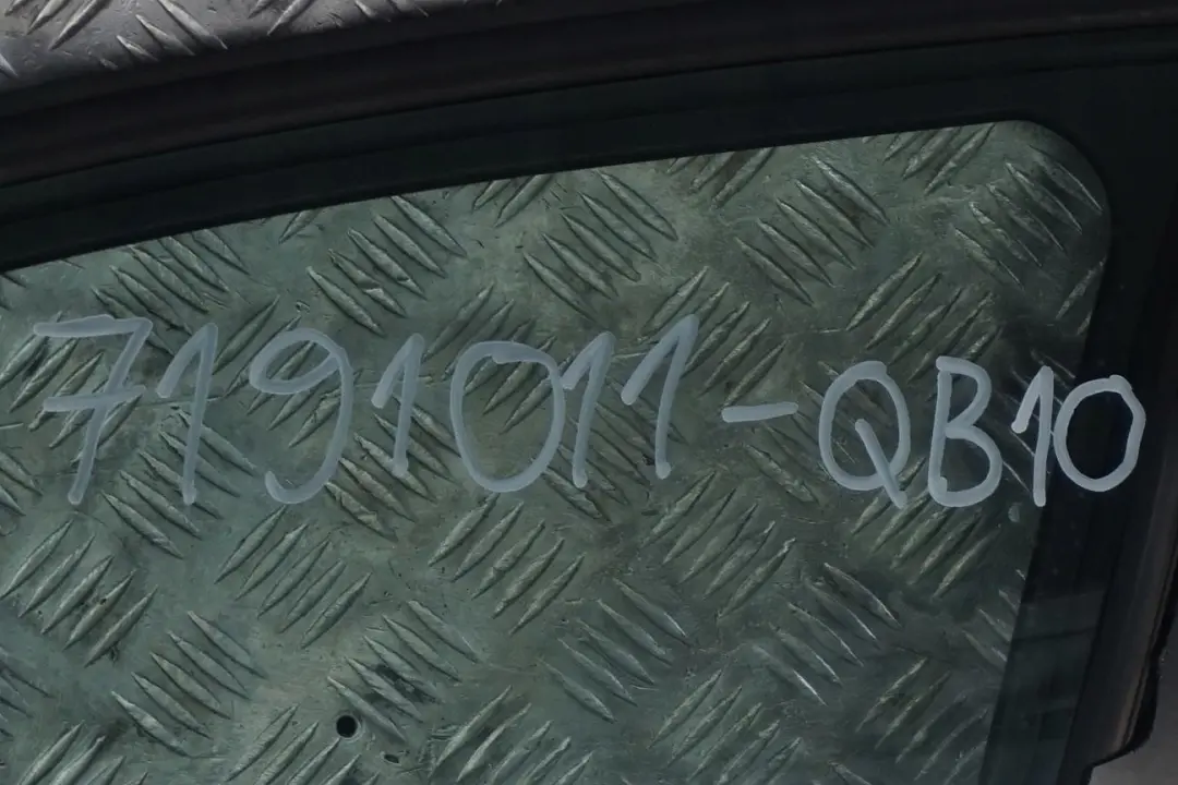 drzwi lewe przednie Quarzblau A18 do BMW 1 E87 o numerze 7191011 BMW 1 E87 drzwi lewe przednie Quarzblau A18 - SKU 7191011-QB10 - Numer Części 7191011