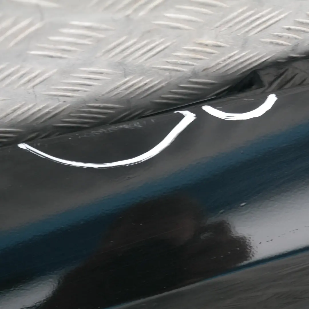 Listón de umbral Faldón lateral derecho Zafiro negro metalizado - 475 para BMW E87 con número de pieza 32948 BMW E87 Listón de umbral Faldón lateral derecho Zafiro negro metalizado - 475 - SKU 0032948-BS13 - Número de pieza 32948