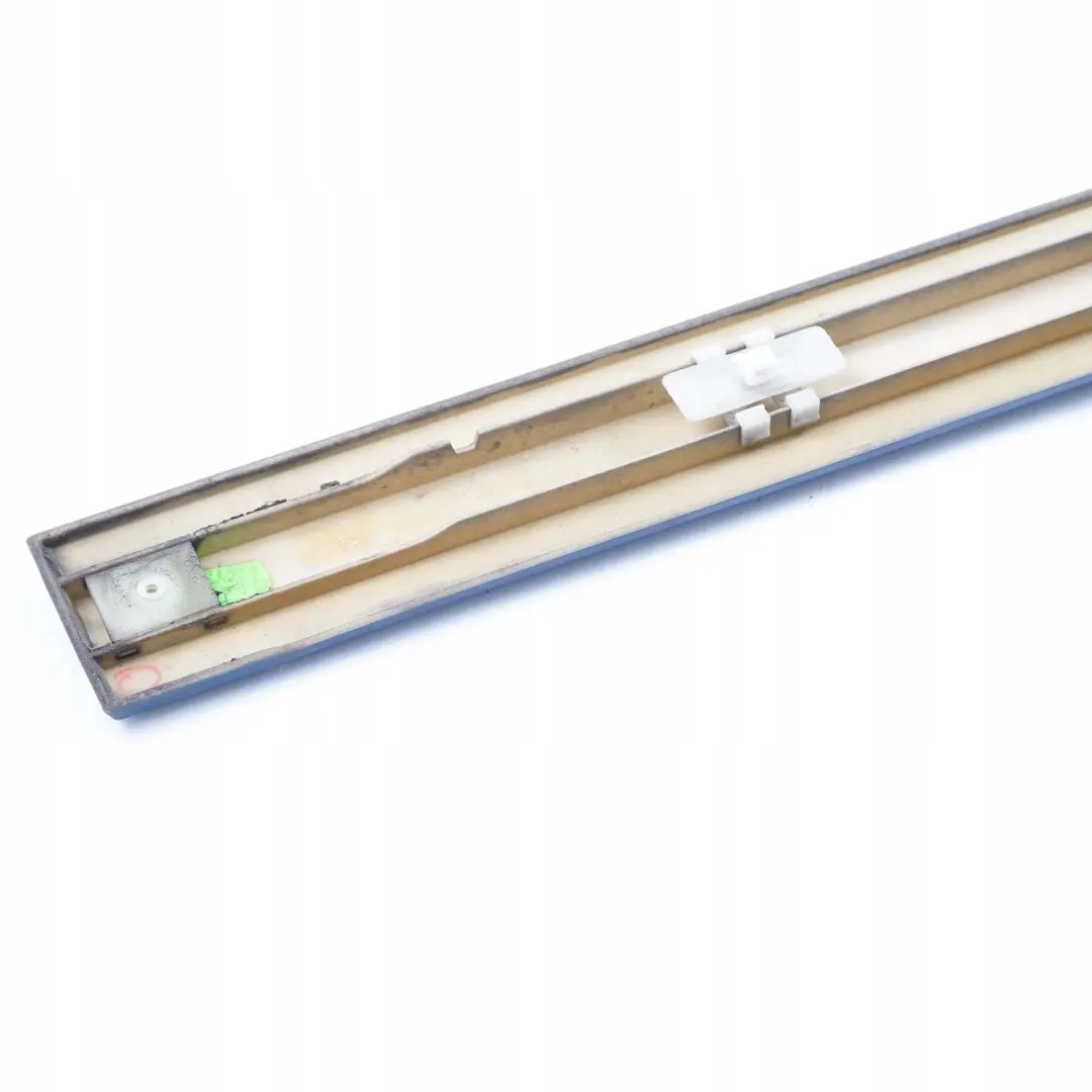 Mercedes-Benz C W203 Tür Hinten Rechts Zierleiste Jaspisblau Blau Metallic für mit Teilenummer A2036903062 Mercedes-Benz C W203 Tür Hinten Rechts Zierleiste Jaspisblau Blau Metallic - SKU A2036903062-JAS - Teilenummer A2036903062