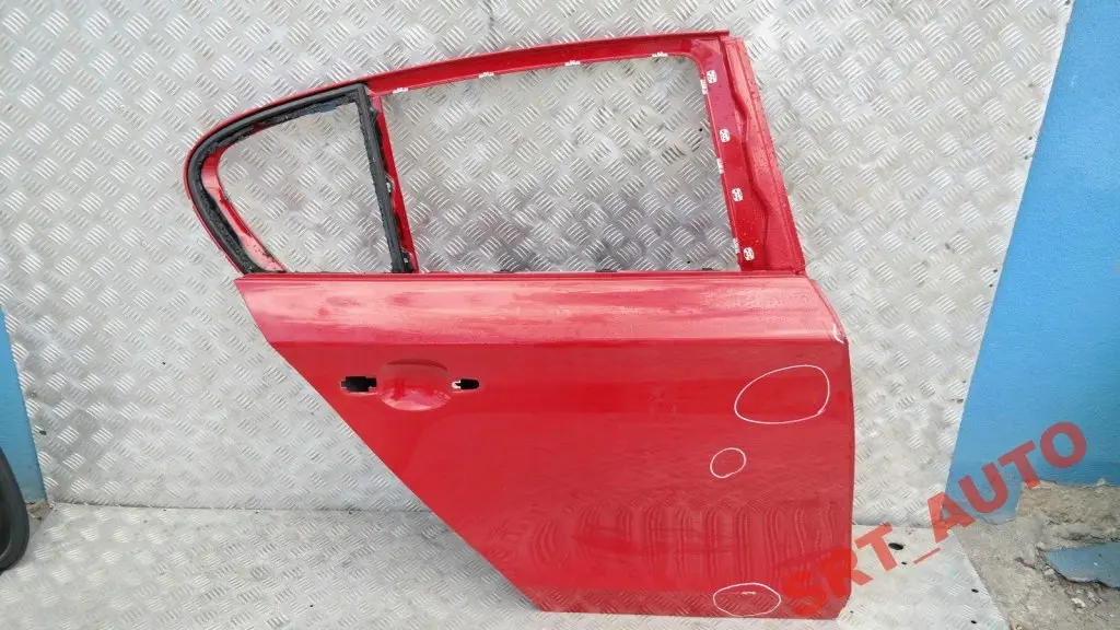 BMW E87 Porta posteriore destra Karmesinrot Rosso - A61