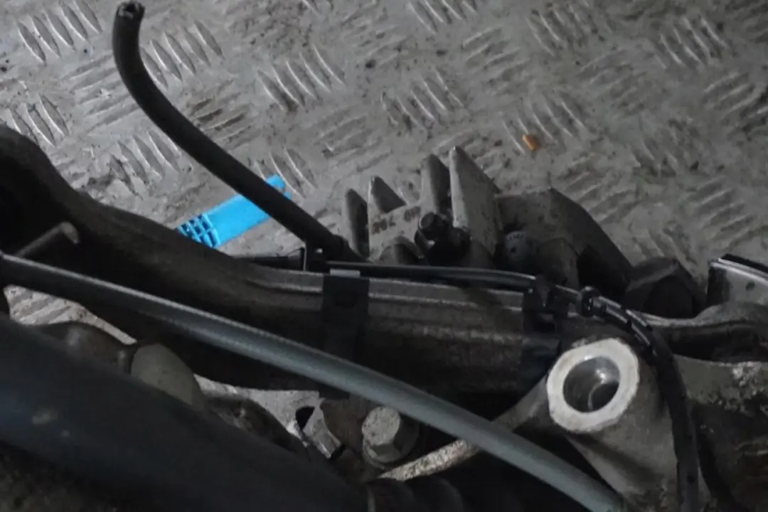 BMW 5 E60 530d M57N2 231PS Radträger Hinten Links Schwenklager - SKU 6770905-14 - Teilenummer 6770905