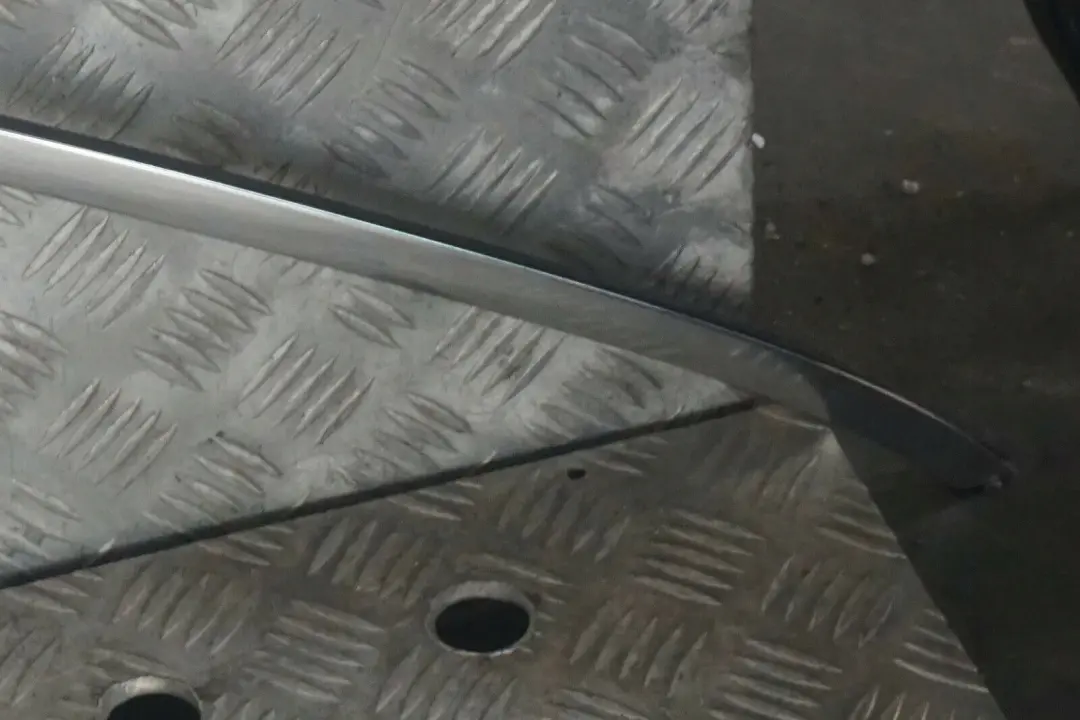 BMW E63 Listwa dachu dachowa prawa chrom - SKU 7008584 - Numer Części 7008584