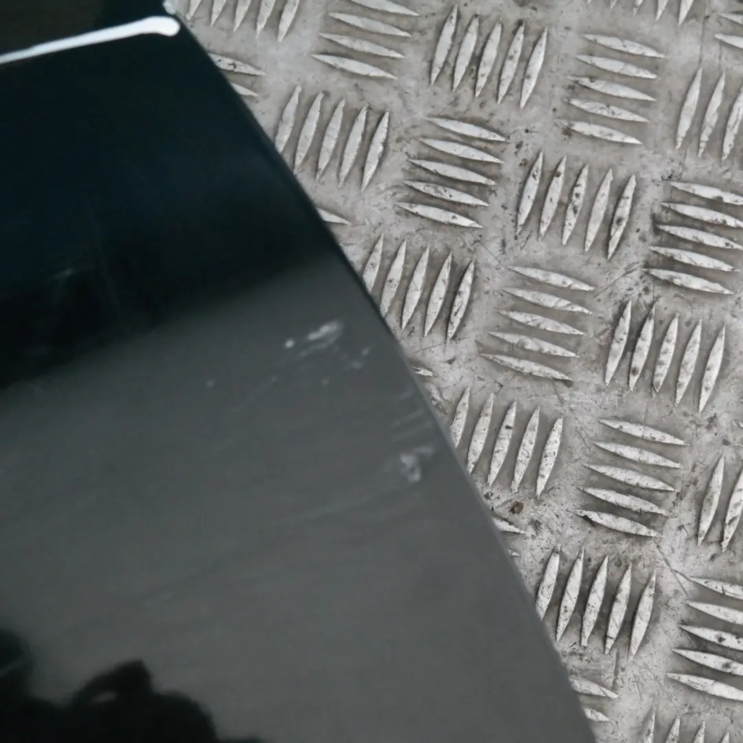 Beifahrer Tür vorne rechts Schwarz 2 für BMW 5 E60 E61 LCI mit Teilenummer 7202340 BMW 5 E60 E61 LCI Beifahrer Tür vorne rechts Schwarz 2 - SKU 7202340-SCH2 - Teilenummer 7202340