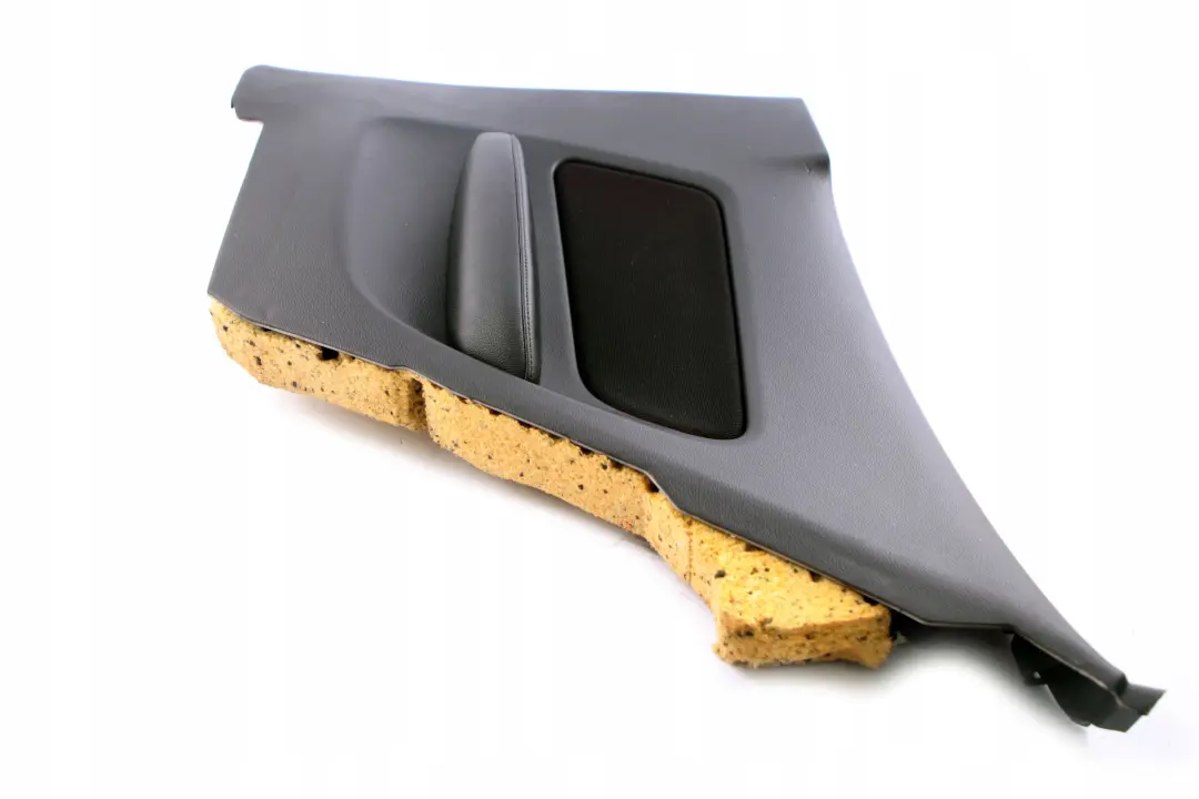 Tela Panel Embellecedor Lateral Trasero Derecho Cranberry Red para BMW E81 Red con número de pieza 9121324 BMW E81 Red Tela Panel Embellecedor Lateral Trasero Derecho Cranberry Red - SKU 9121324 - Número de pieza 9121324