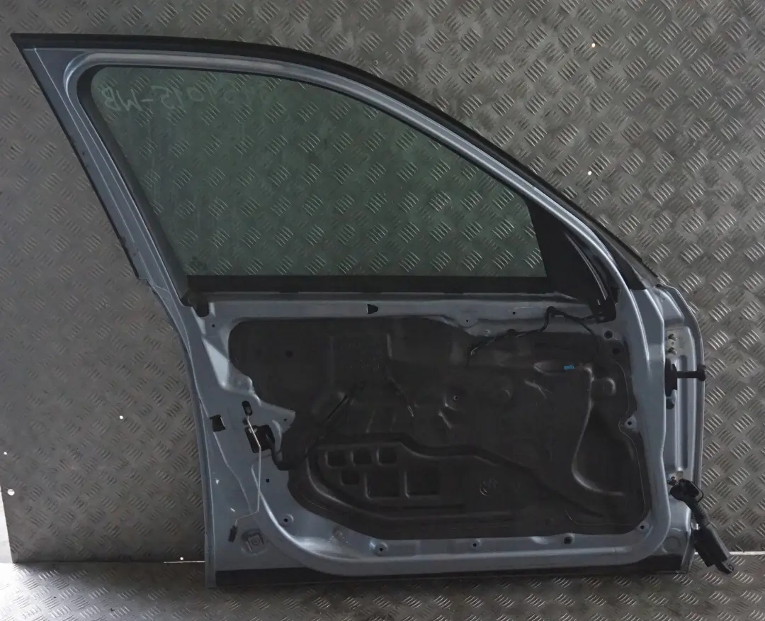 Beifahrer Tür vorne links Bluewater Blau Metallic - 896 für BMW X3 E83 mit Teilenummer 3451015 BMW X3 E83 Beifahrer Tür vorne links Bluewater Blau Metallic - 896 - SKU 3451015-WB - Teilenummer 3451015