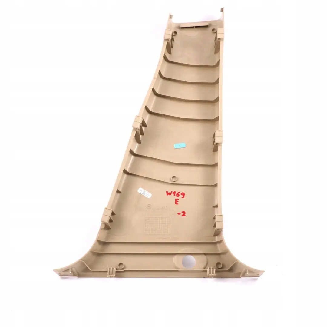 Osłona słupka lewa beige do MERCEDES A B W169 W245 o numerze A1696920122 MERCEDES A B W169 W245 Osłona słupka lewa beige - SKU A1696920122 - Numer Części A1696920122