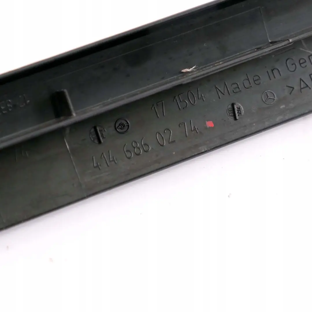 Mercedes-Benz Vaneo W414 Front Right Door Door Entrance Ledge Trim Strip para con número de pieza A4146860274 Mercedes-Benz Vaneo W414 Front Right Door Door Entrance Ledge Trim Strip - SKU A4146860274 - Número de pieza A4146860274