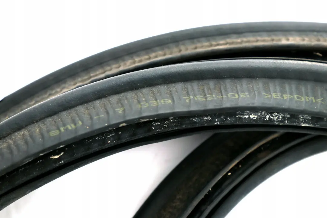 E64N LCI Cabrio Dichtung Abdichtung Heckklappe hinten für BMW E64 mit Teilenummer 7008807 BMW E64 E64N LCI Cabrio Dichtung Abdichtung Heckklappe hinten - SKU 7008807 - Teilenummer 7008807