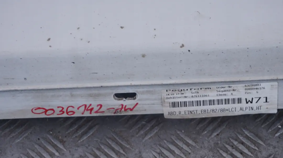 BMW E81 E82 Bas de Porte Couverture Seuil Droite Blanc des Alpes Alpine - SKU 0036142-AW - Numéro de pièce 0036142