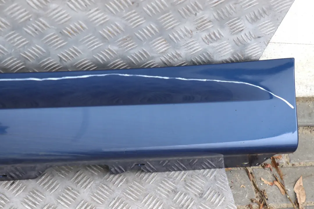 Sill Strip Faldon Lateral Izquierdo Le Mans Blau Azul para BMW E90 E91 M Sport con número de pieza 0033441 BMW E90 E91 M Sport Sill Strip Faldon Lateral Izquierdo Le Mans Blau Azul - SKU 0033441-LMB3 - Número de pieza 0033441