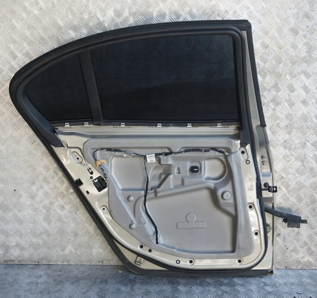 Conducteur Porte Arriere Gauche Platinbronze Platine Bronze pour BMW E60 LCI à propos du numéro de pièce 7202341 BMW E60 LCI Conducteur Porte Arriere Gauche Platinbronze Platine Bronze - SKU 7202341-PB - Numéro de pièce 7202341