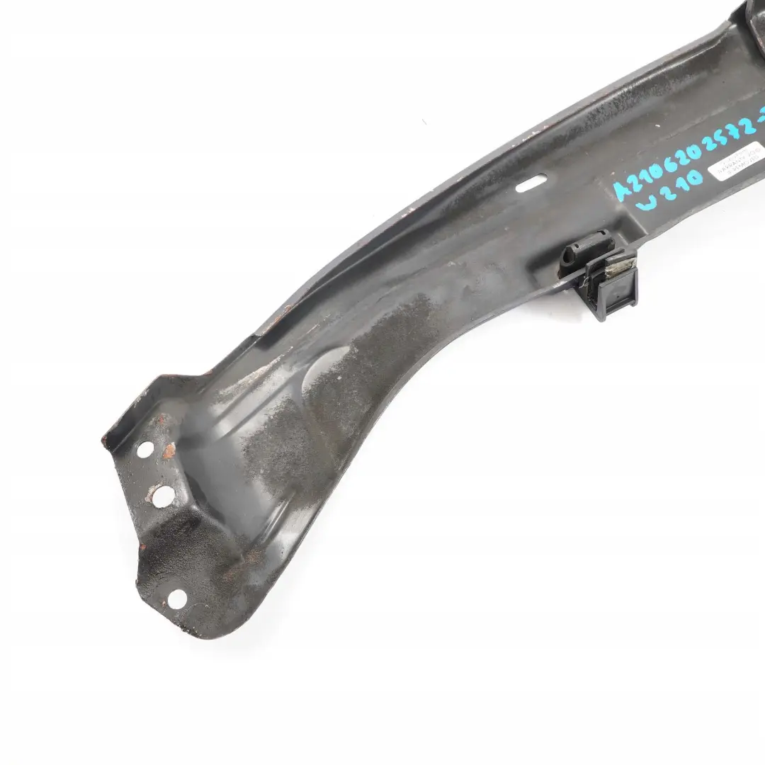 Mercedes-Benz E W210 Frontmaske Motorhaubenschloß Schloßträger für mit Teilenummer A2106202572 Mercedes-Benz E W210 Frontmaske Motorhaubenschloß Schloßträger - SKU A2106202572-TB - Teilenummer A2106202572