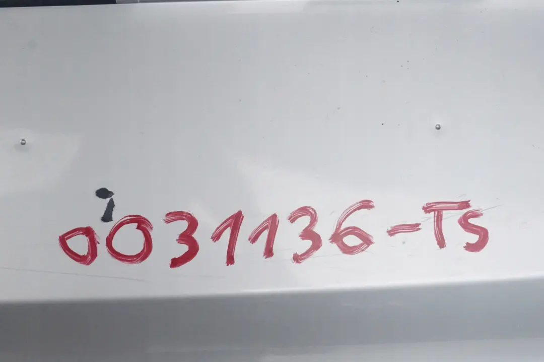 Zderzak tylny tył titansilber 354 do BMW Z4 E85 o numerze 0031136 BMW Z4 E85 Zderzak tylny tył titansilber 354 - SKU 0031136-TS - Numer Części 0031136