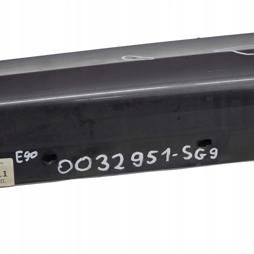 Sill Strip Side Trim Skirt Left Sparkling Graphite - A22 para BMW E90 E91 9 con número de pieza 0032951 BMW E90 E91 9 Sill Strip Side Trim Skirt Left Sparkling Graphite - A22 - SKU 0032951-SG9 - Número de pieza 0032951