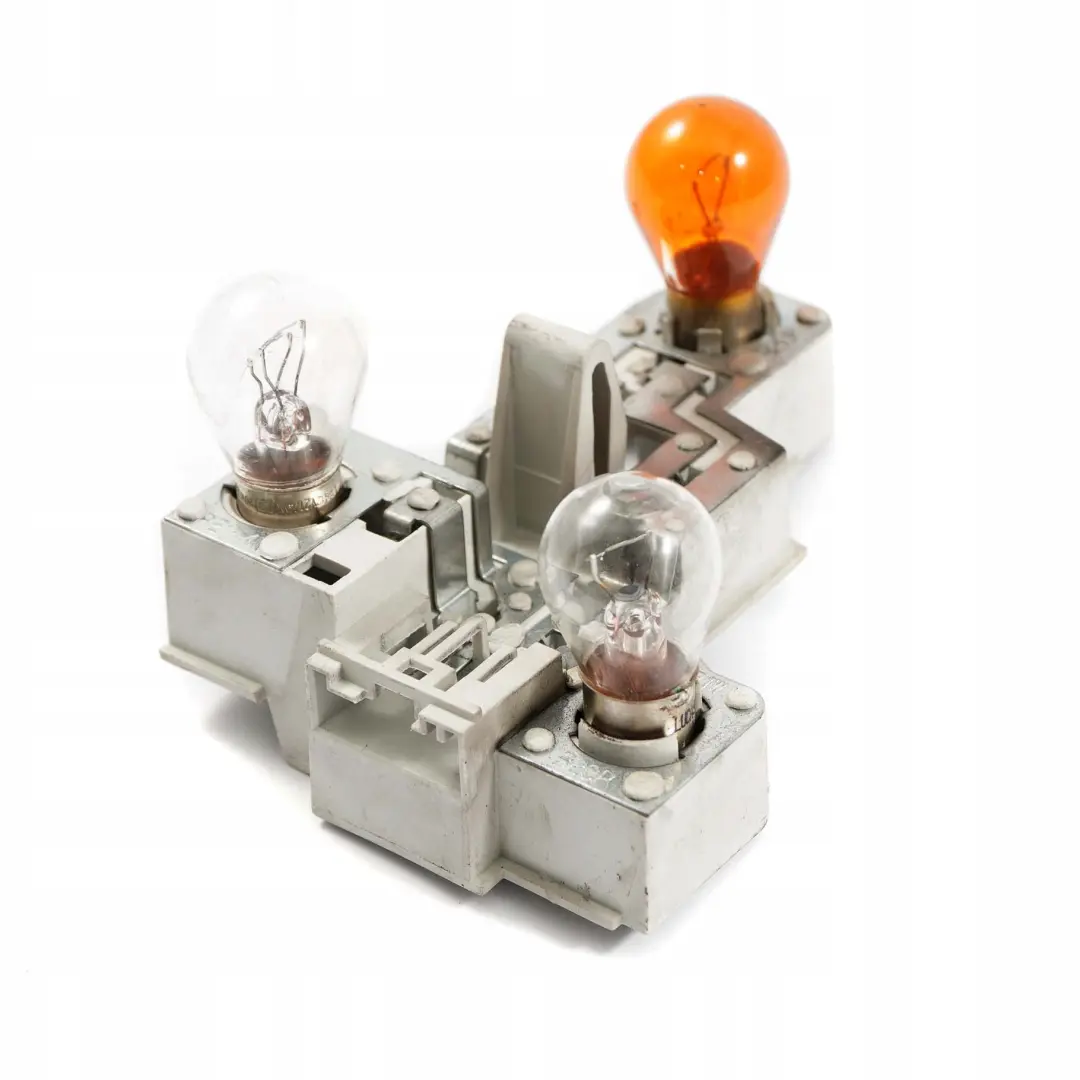 Luz Trasera Bombilla Derecha Portador Blanco Intermitente para BMW E46 Touring con número de pieza 6900472 BMW E46 Touring Luz Trasera Bombilla Derecha Portador Blanco Intermitente - SKU 6900472 - Número de pieza 6900472