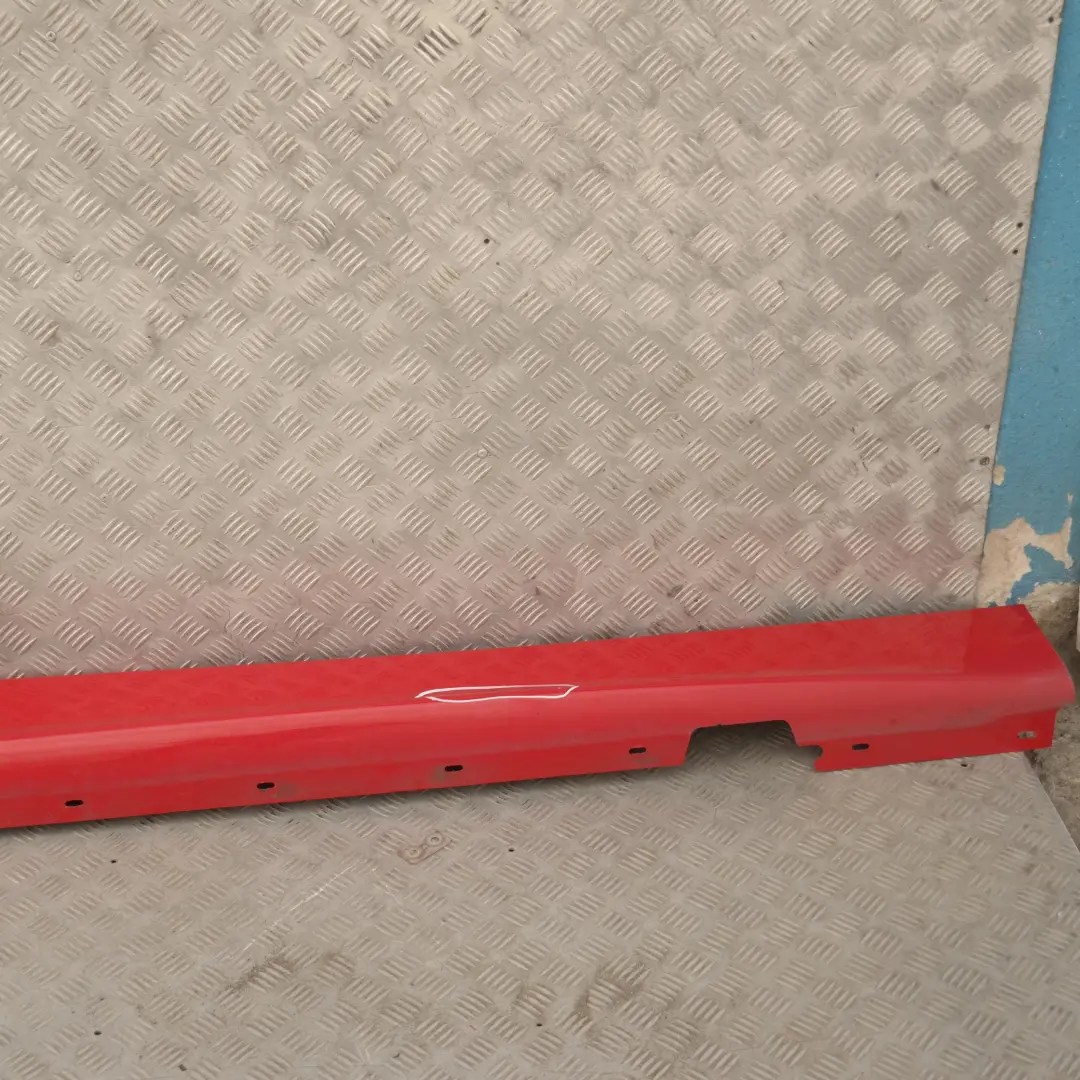 Listello Portiera Apertura Gonna Destra Rosso Giappone Rosso 438 per BMW 7 E87 con numero di parte 32948 BMW 7 E87 Listello Portiera Apertura Gonna Destra Rosso Giappone Rosso 438 - SKU 0032948-JR7 - Numero di parte 32948