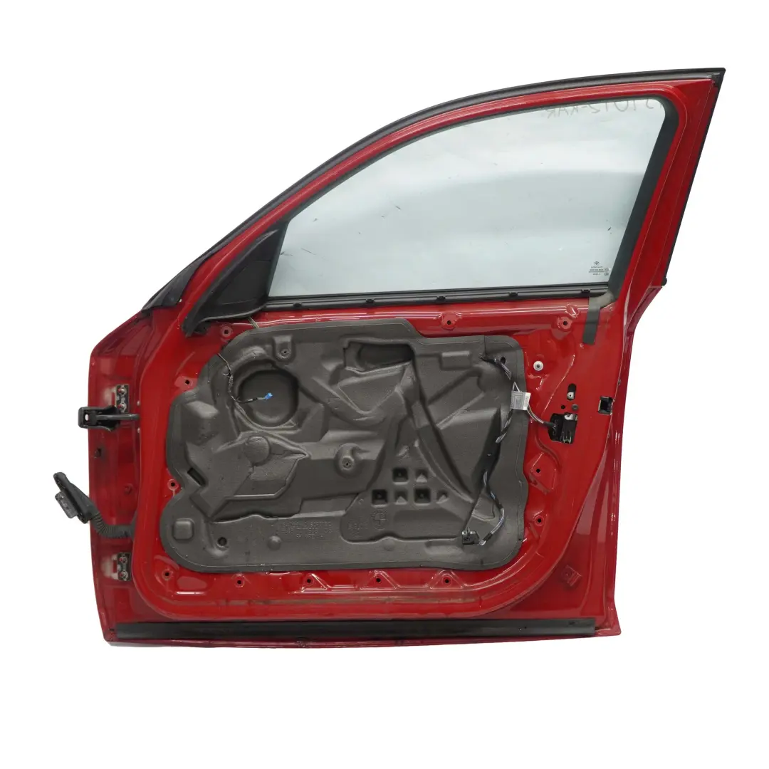 Porta Anteriore Destra Karmesinrot Crimson Red - A61 per BMW E87 con numero di parte 7191012 BMW E87 Porta Anteriore Destra Karmesinrot Crimson Red - A61 - SKU 7191012-KAR - Numero di parte 7191012
