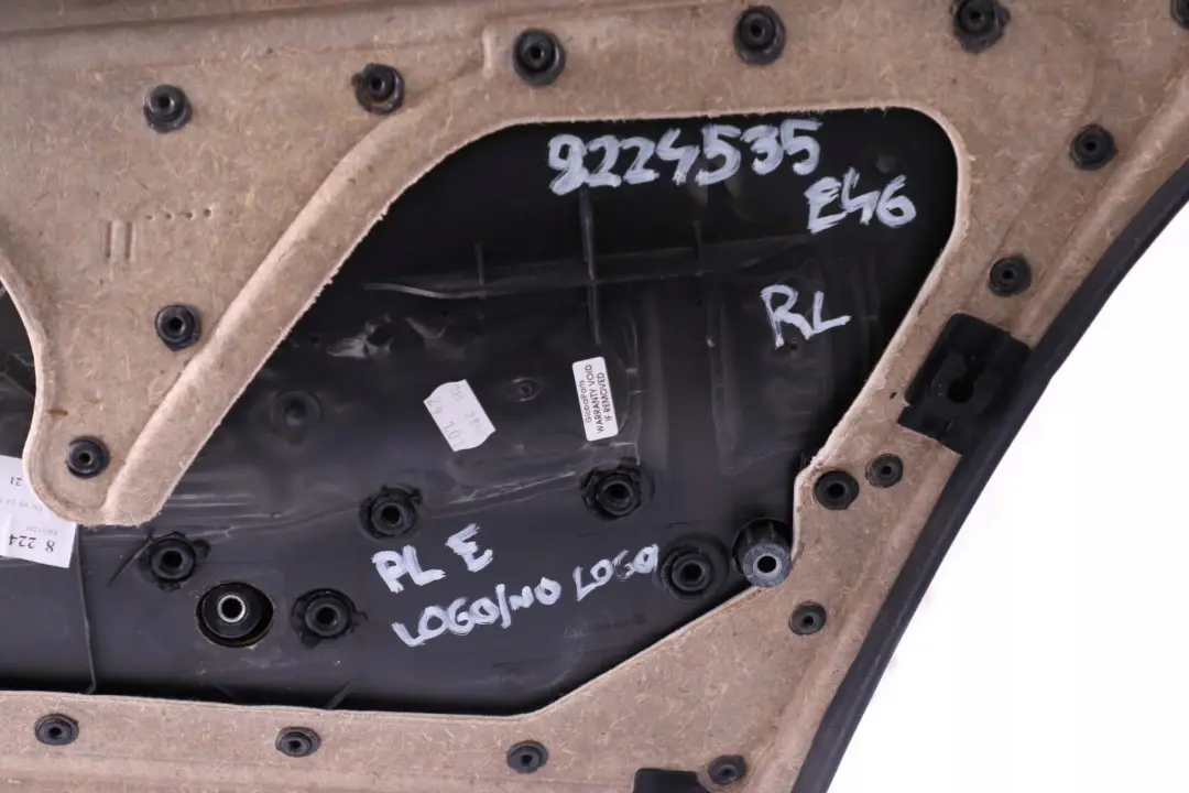 Trasero Izquierdo Panel De La Puerta Cuero Montana Negro para BMW E46 Berlina con número de pieza 8224535 BMW E46 Berlina Trasero Izquierdo Panel De La Puerta Cuero Montana Negro - SKU 8224535 - Número de pieza 8224535