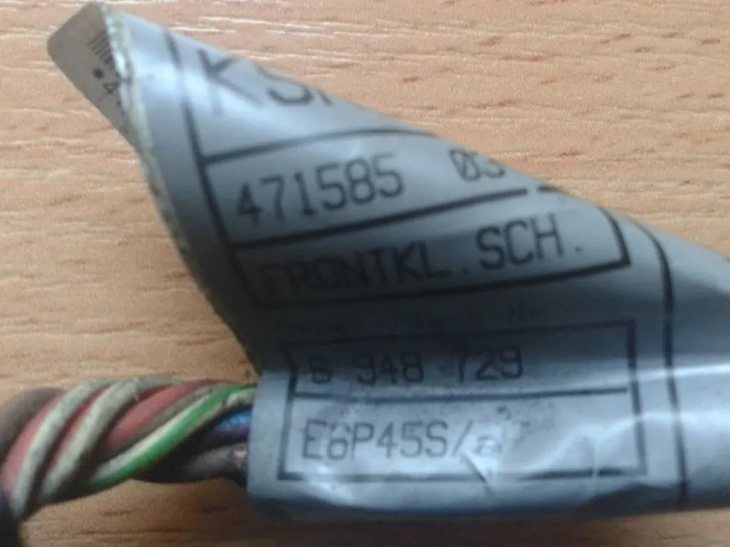 Wiązka klapy maski silnika wiązka czujnika BMW e60 do o numerze 6948729 Wiązka klapy maski silnika wiązka czujnika BMW e60 - SKU 6948729 - Numer Części 6948729