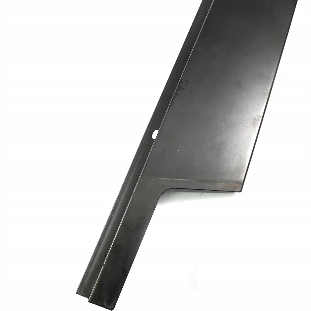 Finitura Porta Finestrino Montante B Rivestimento Anteriore Sinistro per BMW X1 E84 con numero di parte 2990311 BMW X1 E84 Finitura Porta Finestrino Montante B Rivestimento Anteriore Sinistro - SKU 2990311 - Numero di parte 2990311