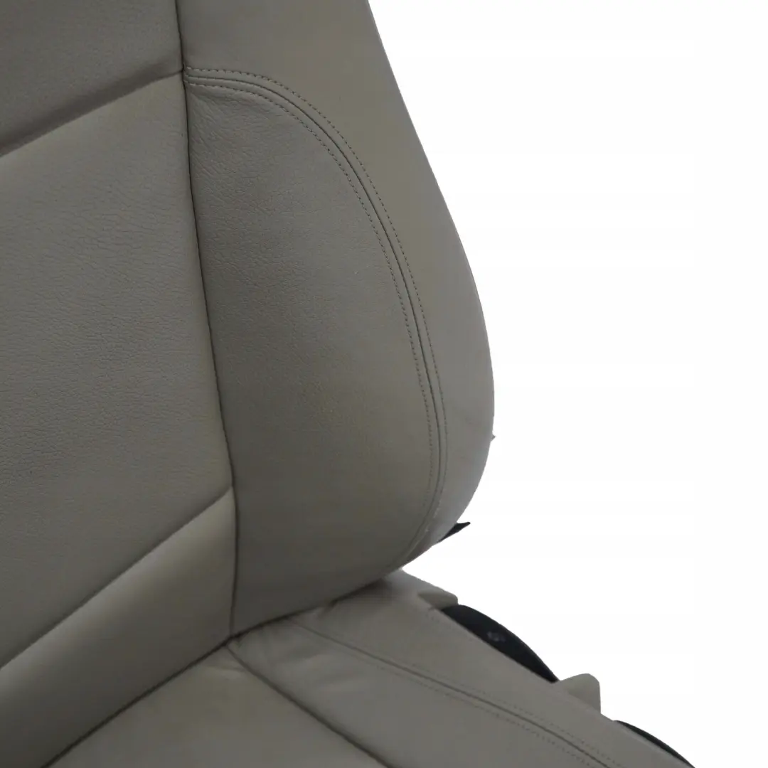 Fotel prawy lewy kanapa skóra beige do BMW Cabrio o numerze E88 BMW Cabrio Fotel prawy lewy kanapa skóra beige - SKU E88 Beige Leather Seats - Numer Części E88