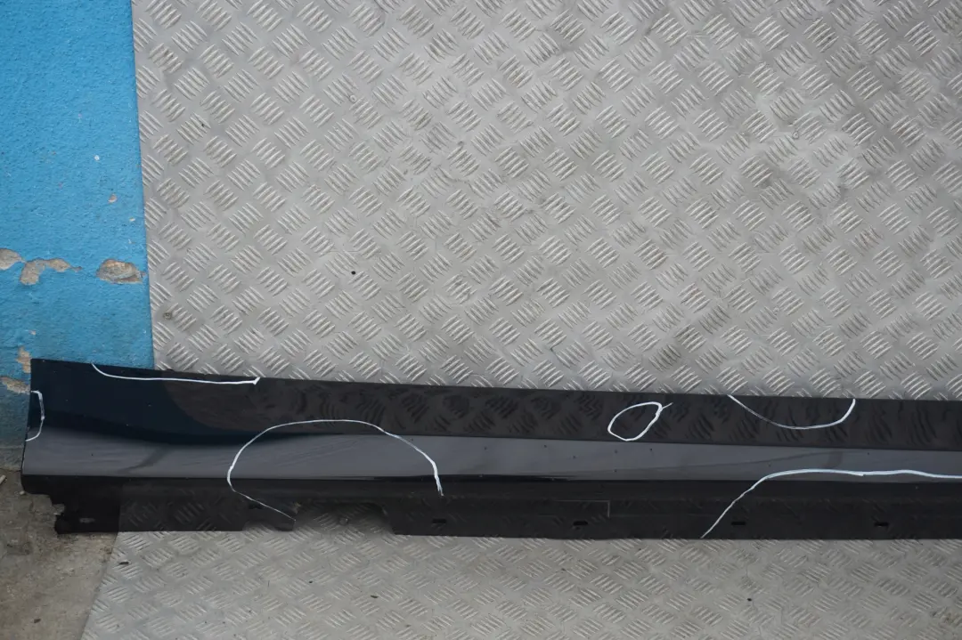 Sill Strip Side Skirt Right O/S Schwarz Black 2 - 668 to BMW 3 Series 16 E90 E91 with Part number 0032950 BMW 3 Series 16 E90 E91 Sill Strip Side Skirt Right O/S Schwarz Black 2 - 668 - SKU 0032950-SCH16 - Part number 0032950