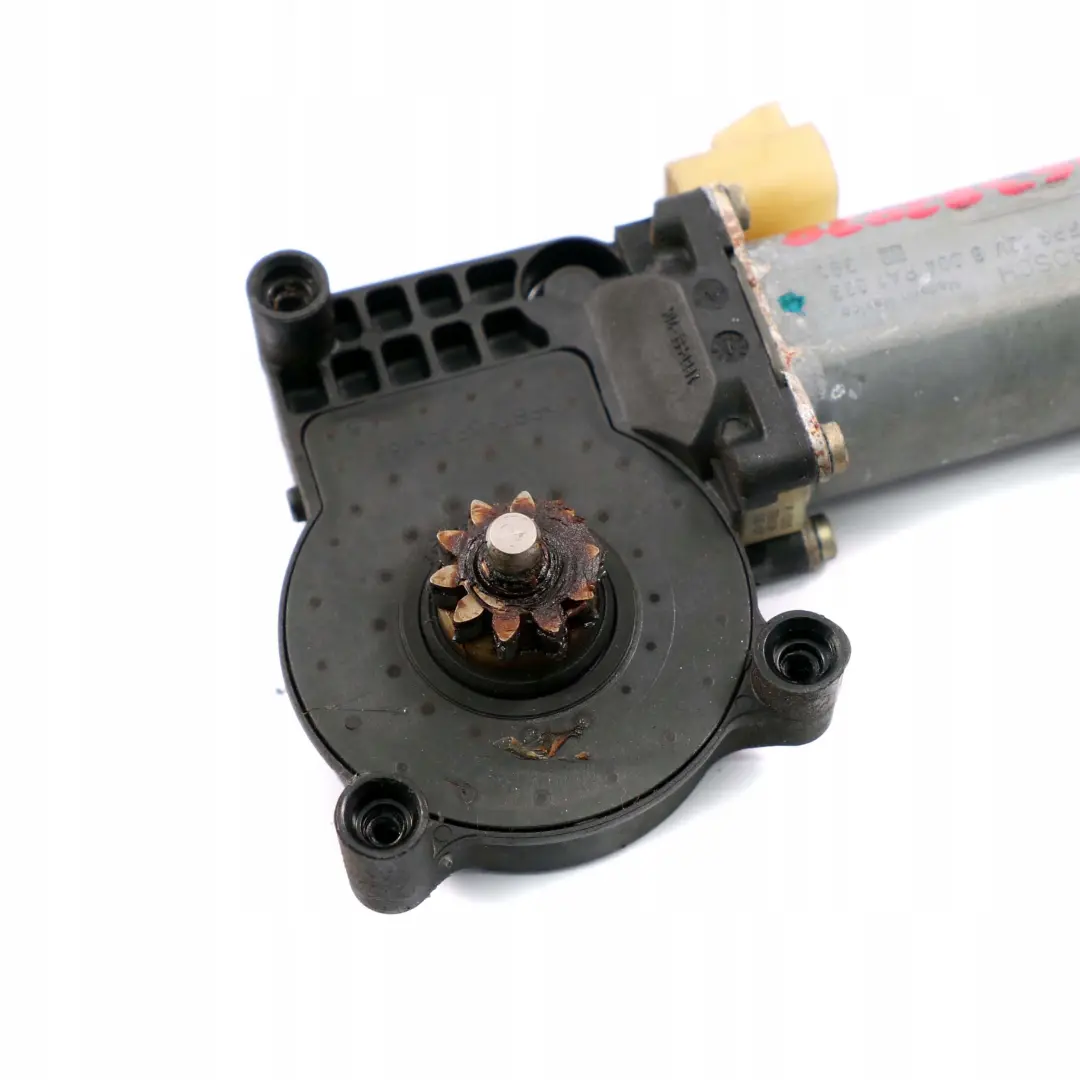 Mercedes-Benz M ML W163 Motor elevalunas delantero derecho para con número de pieza A1638202842 Mercedes-Benz M ML W163 Motor elevalunas delantero derecho - SKU A1638202842 - Número de pieza A1638202842