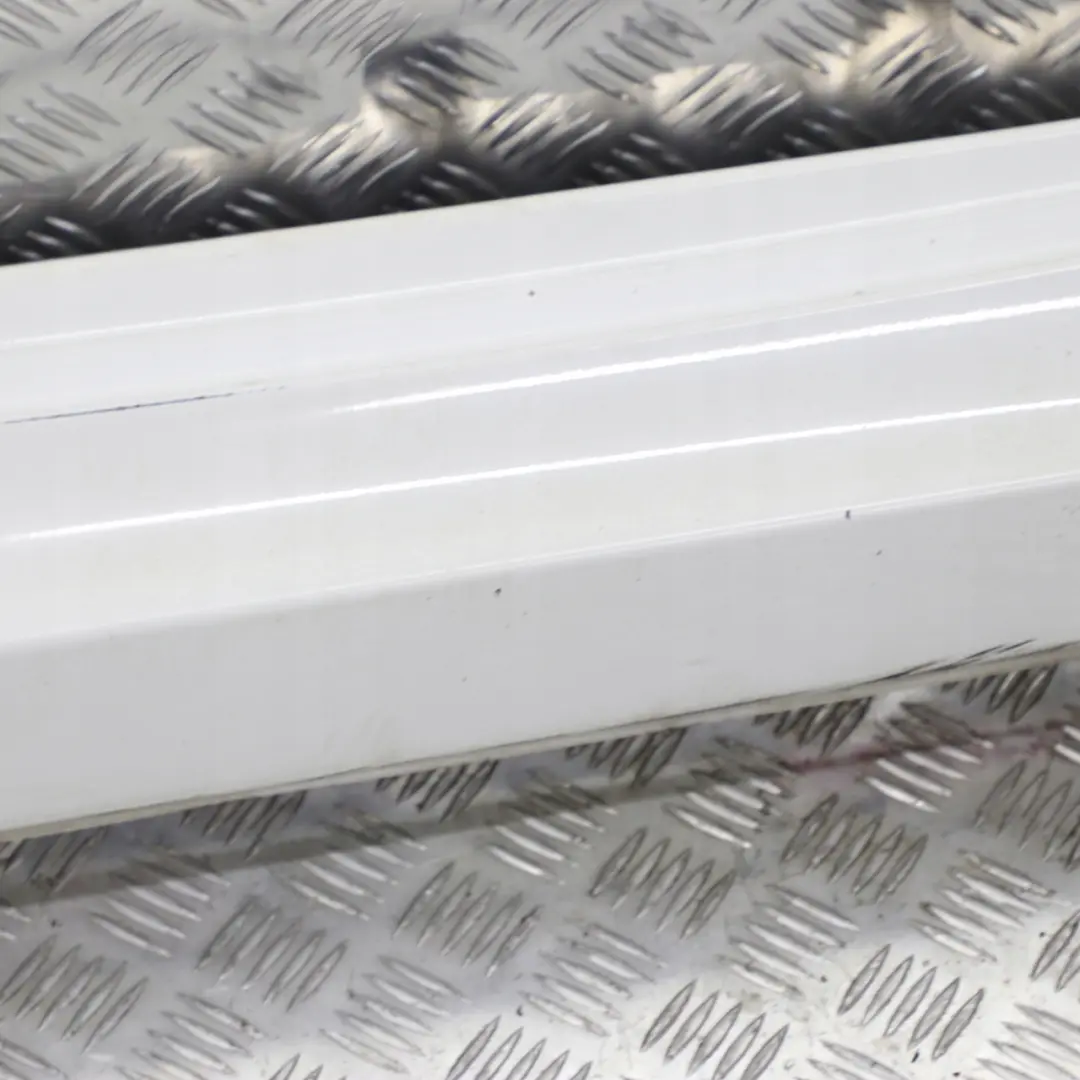 BMW E81 E82 E88 Bas de Porte Couverture Seuil Droite Blanc des Alpes - 300 - SKU 0036142-AW2 - Numéro de pièce 0036142