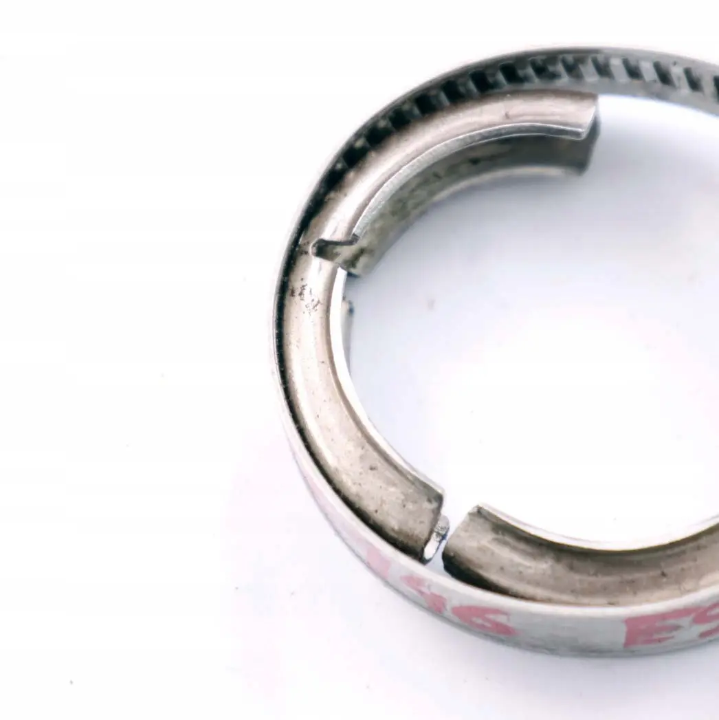 BMW E38 E39 E46 E53 E87 E60 E90 E91 F10 F11 Morsetto EGR Refrigerante - SKU 7786146 - Numero di parte 7786146