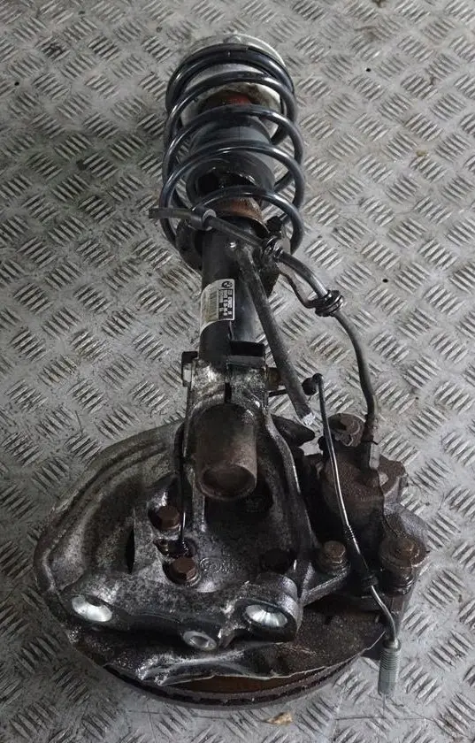 BMW 1 er E82 118d N47 143PS Set Stoßdämpfer Federbein Schwenklager Vorne Recht - SKU 6786022-3 - Teilenummer 6786022