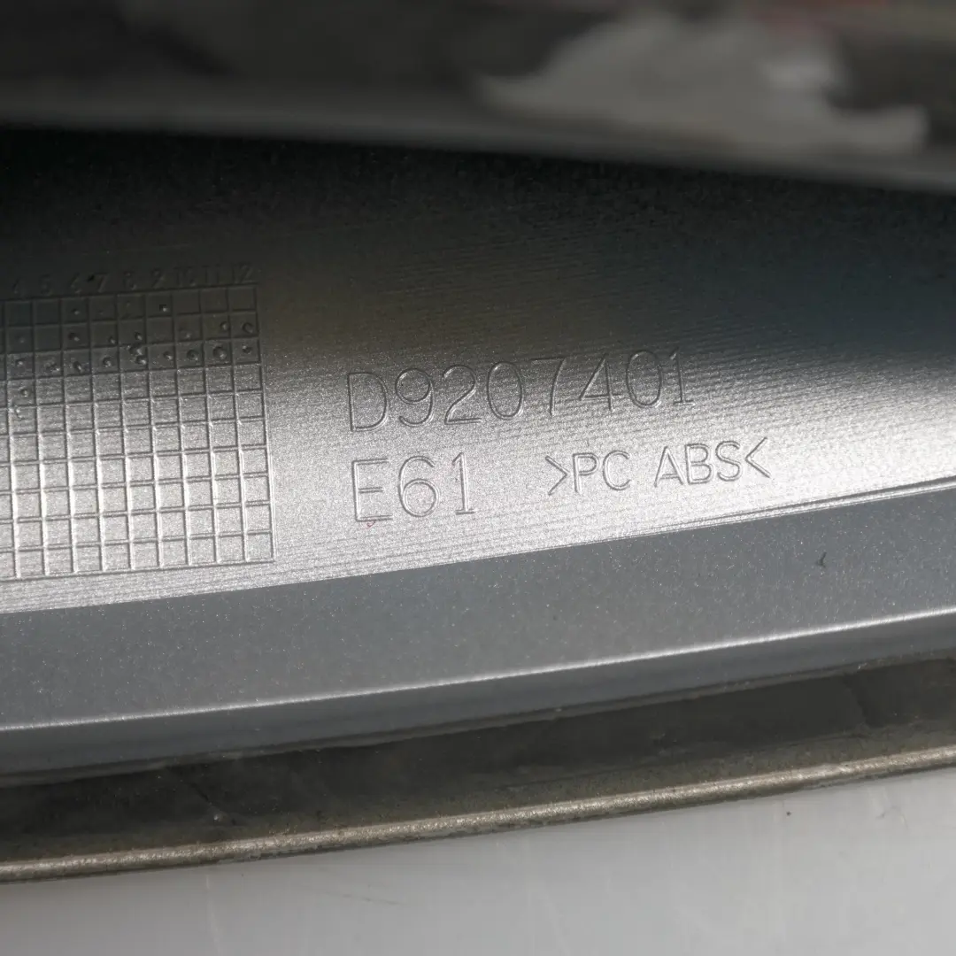 Rekin obudowa anteny titansilber 354 do BMW E61 o numerze 6929373 BMW E61 Rekin obudowa anteny titansilber 354 - SKU 6929373-TS - Numer Części 6929373