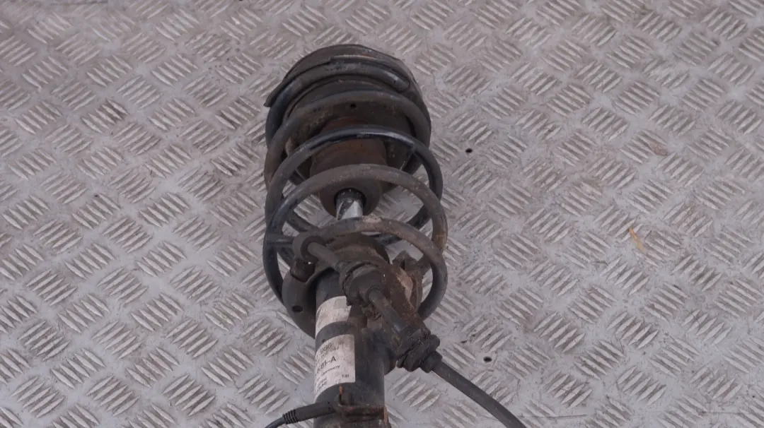 Front Right O/S Spring Strut Brake Suspension Leg Hub Axle to BMW E81 120D with Part number 6786022 BMW E81 120D Front Right O/S Spring Strut Brake Suspension Leg Hub Axle - SKU 6786022 - Part number 6786022