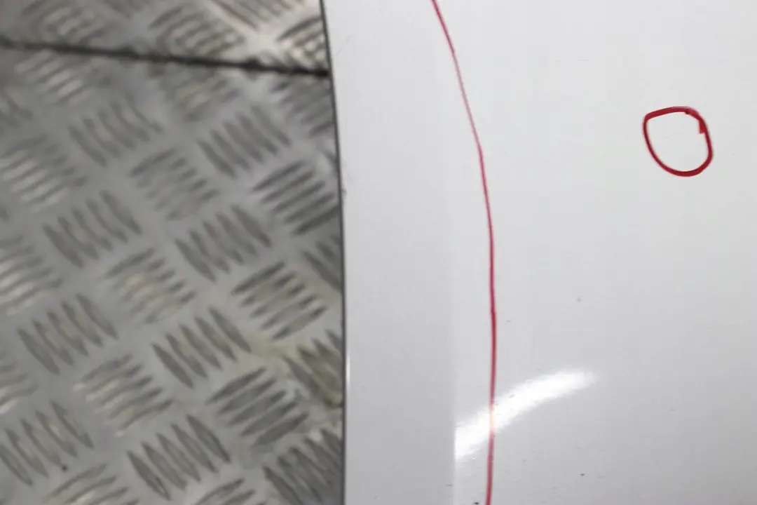 Right O/S Sill Strip Skirt Kick Panel Titansilber Silver - 354 to BMW Z4 E85 E86 3 with Part number 0031108 BMW Z4 E85 E86 3 Right O/S Sill Strip Skirt Kick Panel Titansilber Silver - 354 - SKU 0031108-TS3 - Part number 0031108