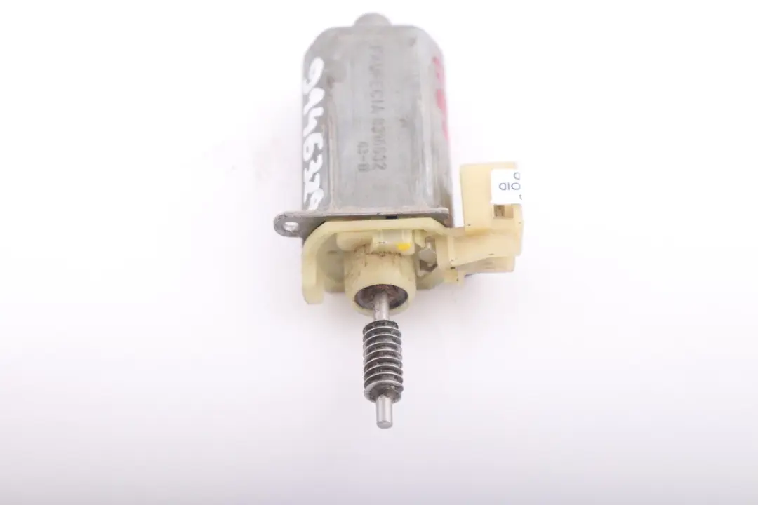 Antrieb Sitzneigungsverstellung Links für BMW 5 7 er E60 E61 E65 mit Teilenummer 9146329 BMW 5 7 er E60 E61 E65 Antrieb Sitzneigungsverstellung Links - SKU 9146329 - Teilenummer 9146329