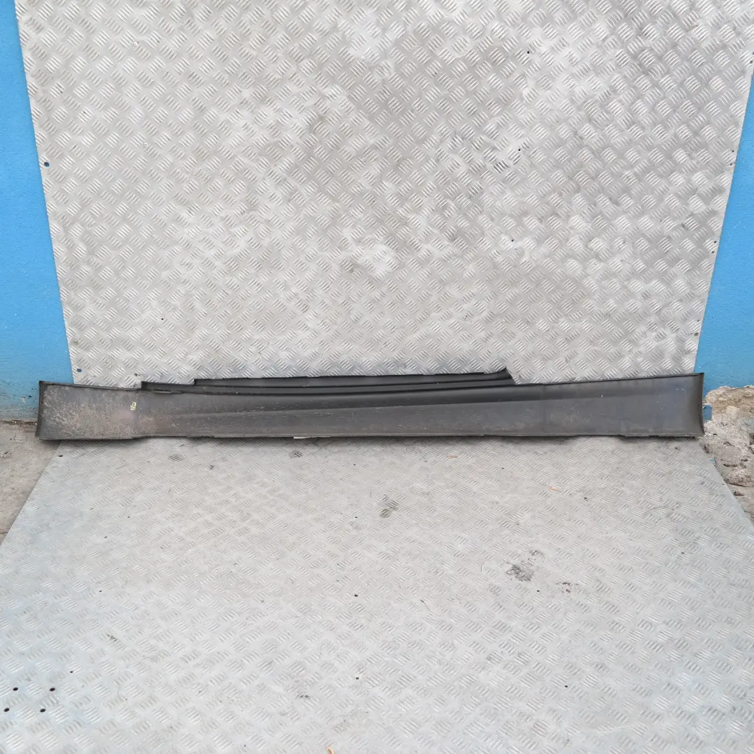 Faldón lateral derecho Le Mans Blau Blue para BMW E81 E82 E88 M SPORT con número de pieza 51770034732 BMW E81 E82 E88 M SPORT Faldón lateral derecho Le Mans Blau Blue - SKU 0034732-LMB - Número de pieza 51770034732