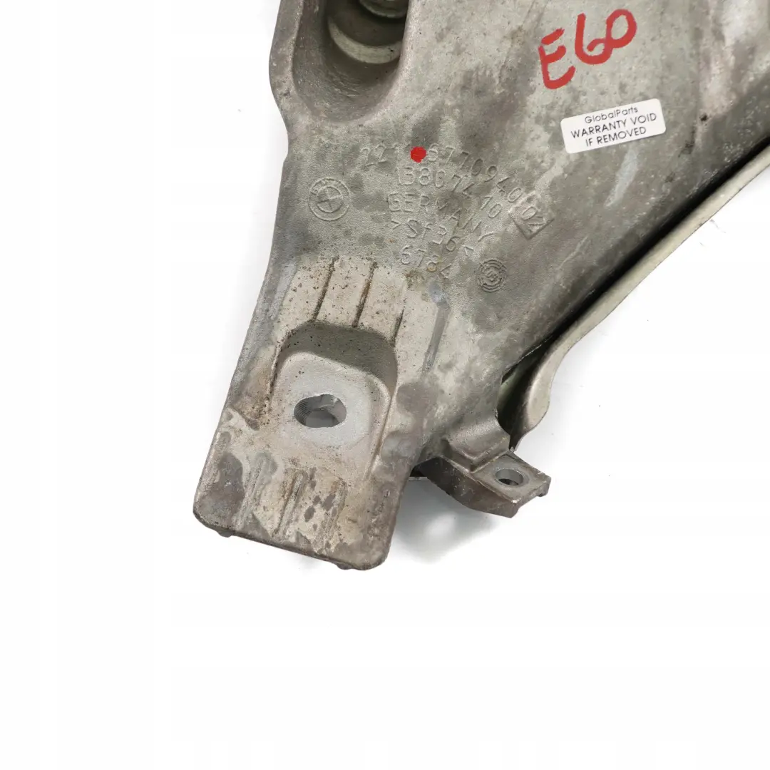 Cuscinetto di Motore Destra Supporto 6770940 per BMW E60 E61 E63 E64 con numero di parte 22116770940 BMW E60 E61 E63 E64 Cuscinetto di Motore Destra Supporto 6770940 - SKU 6776286 - Numero di parte 22116770940