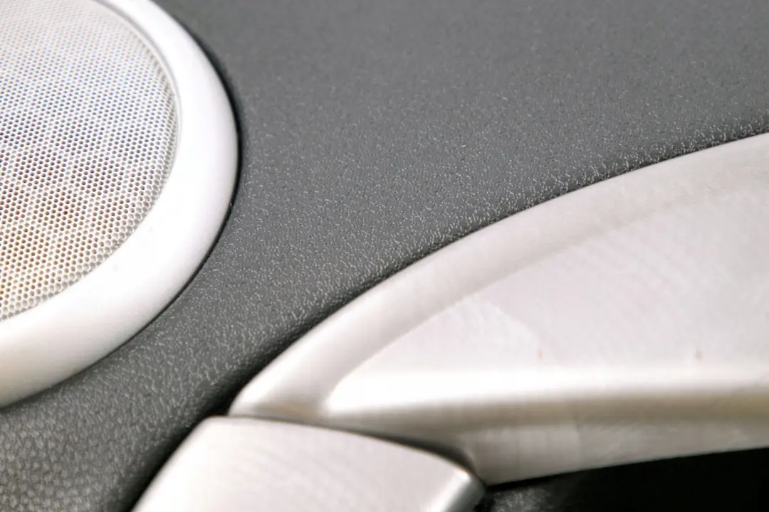 Pannello Porta Lega Patina Frontale SX Panther Black per Mini R50 R53 con numero di parte 7070627 Mini R50 R53 Pannello Porta Lega Patina Frontale SX Panther Black - SKU 7070627-2 - Numero di parte 7070627